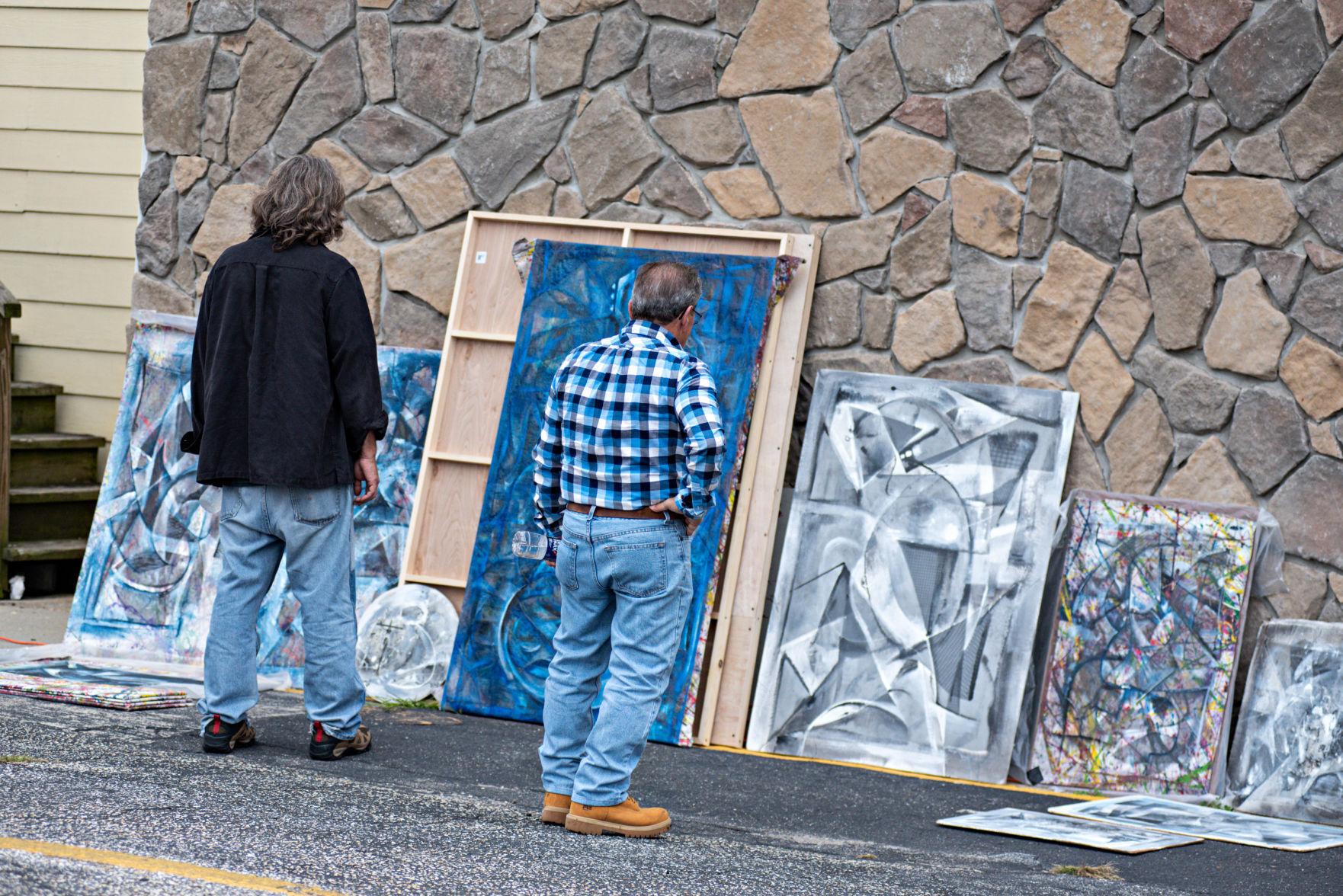 102520_nws_flyingartist
